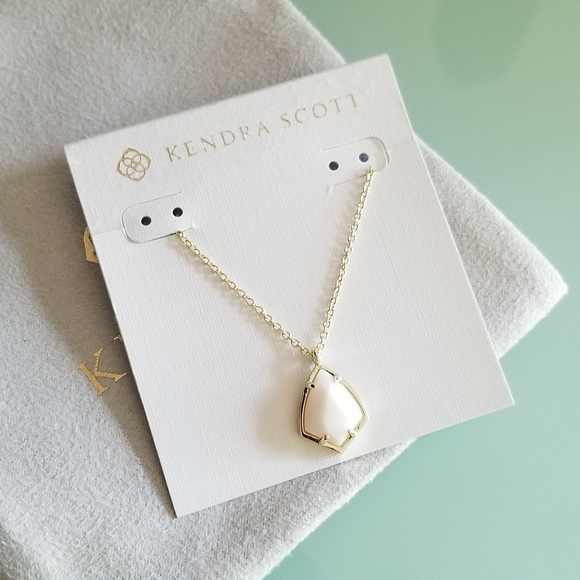 Kendra Scott Cory Gold Necklace in White NWT - Picture 4 of 6